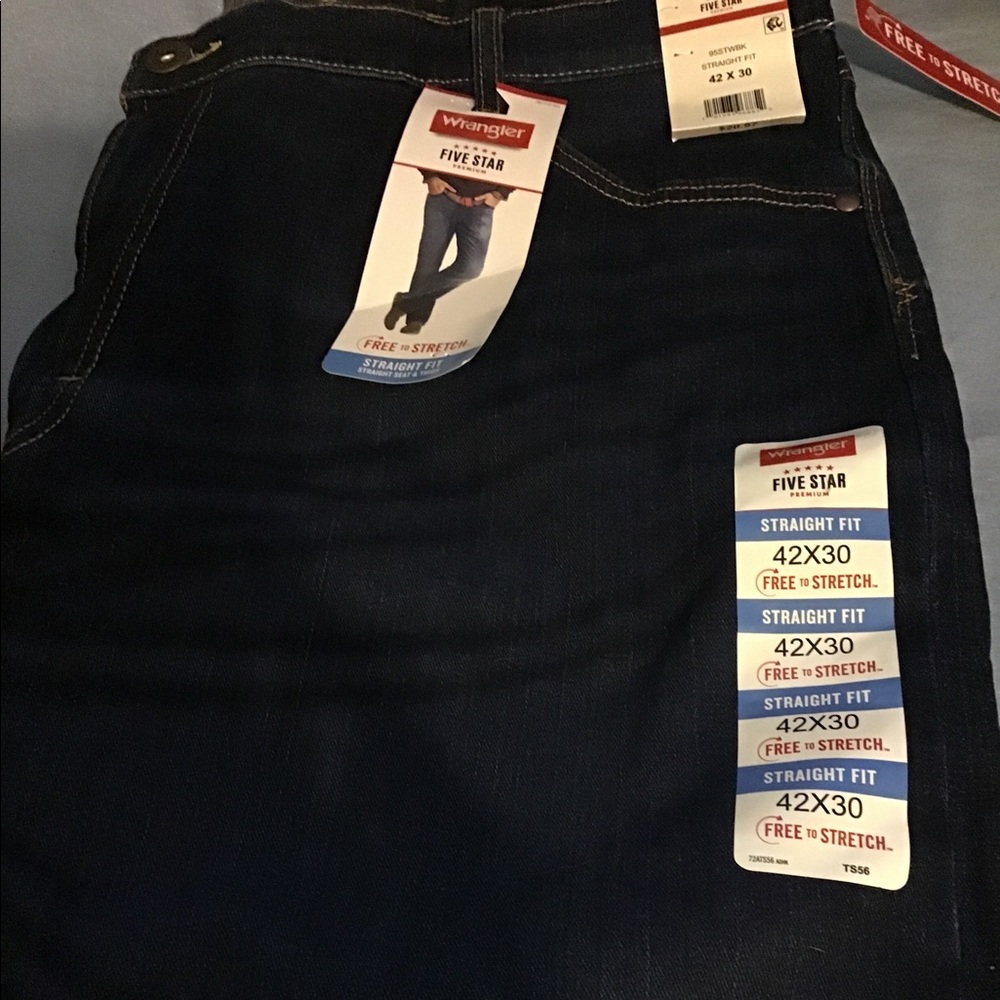 Men’s wrangler straight fit jeans
